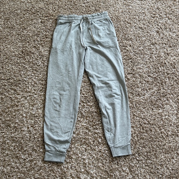 Vuori Women’s Performance Jogger Pants - Picture 4 of 7